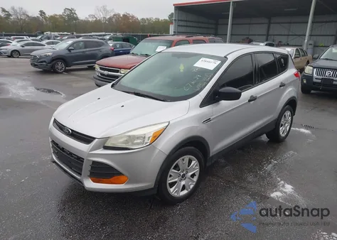 2015 Ford Escape S z USA, uszkodzony, nr VIN 1FMCU0F73FUC73629
